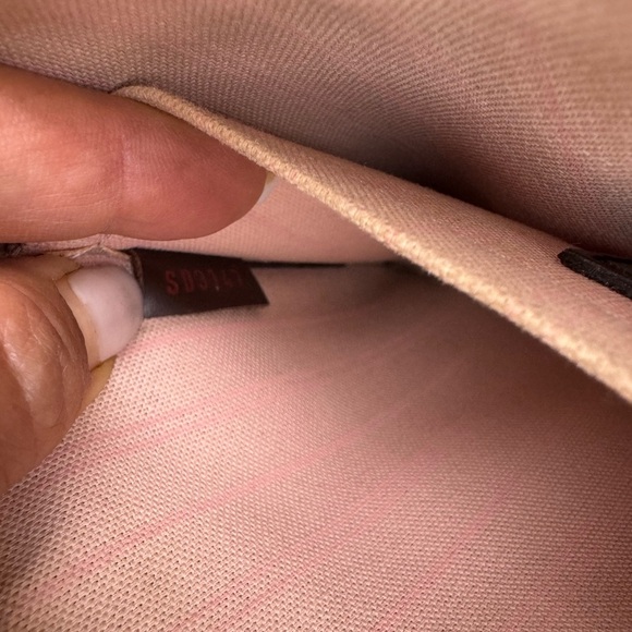 Louis Vuitton Authentic Damier Ebene Neverfull MM Pochette - Picture 13 of 13